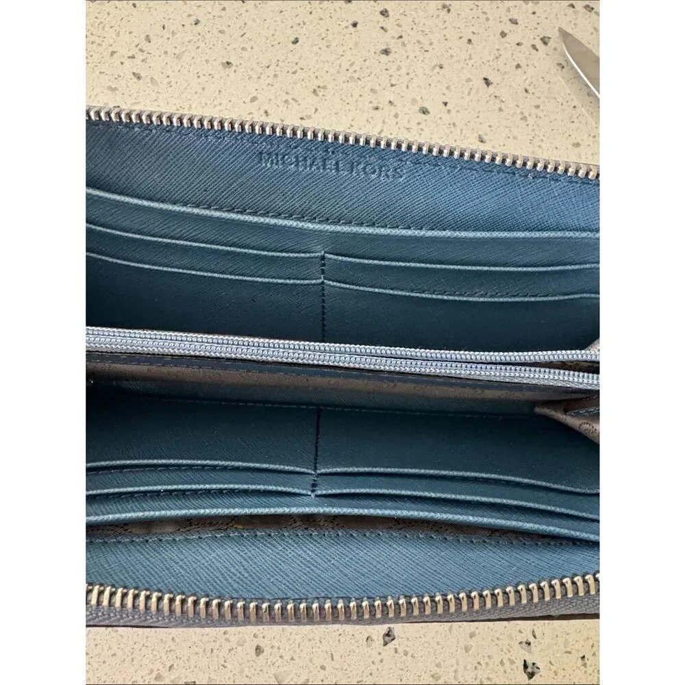 Michael Kors Blue Leather Snake-Print Zip Around Wallet Clutch Classic Chic EUC